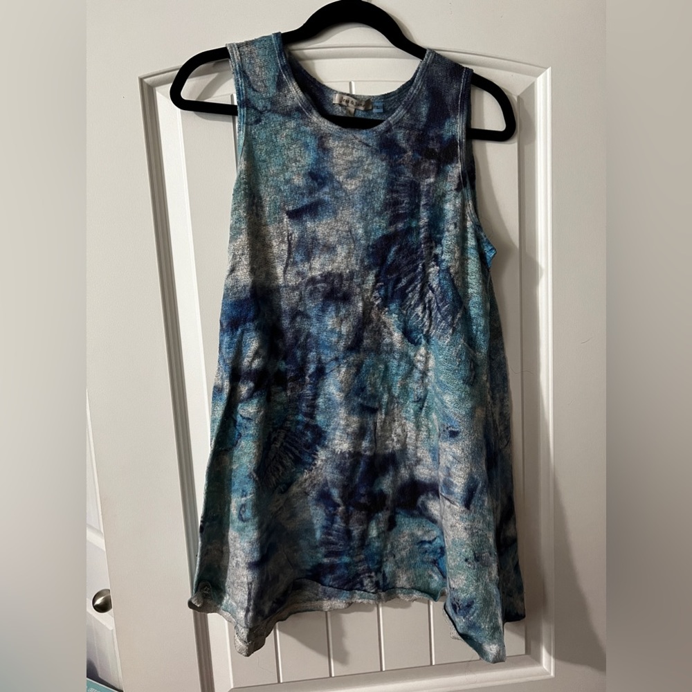 Jess & Jane Open Weave Tank Top